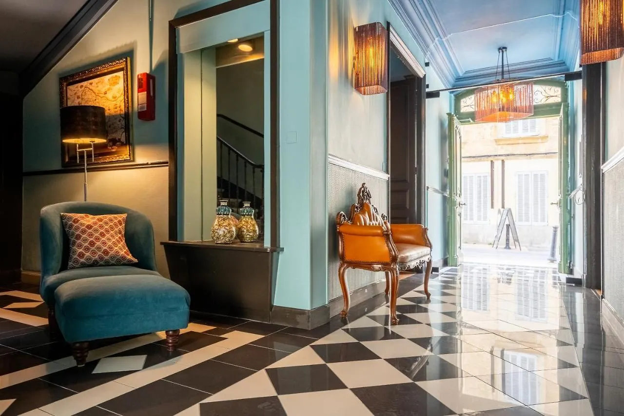 La Maison D'Ete Salon-de-Provence Hotel