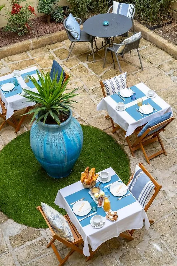 La Maison D'Ete Salon-de-Provence Hotel